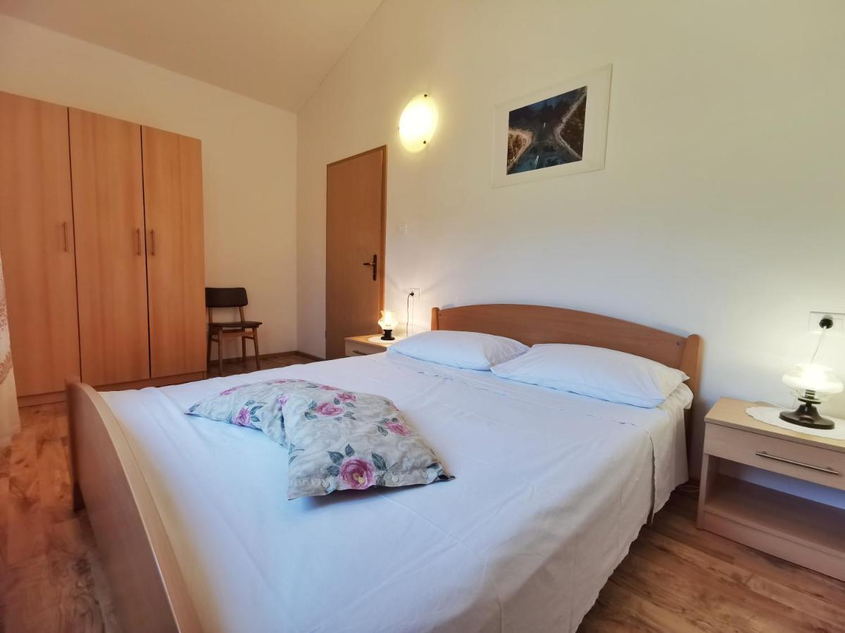Apartments Sokolic Nerezine Eksteriør bilde