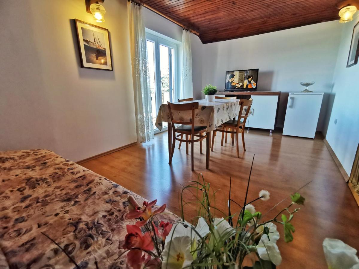Apartments Sokolic Nerezine Eksteriør bilde
